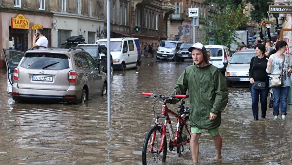 Потоп во Львове: На город обрушилась стихия. Фоторепортаж