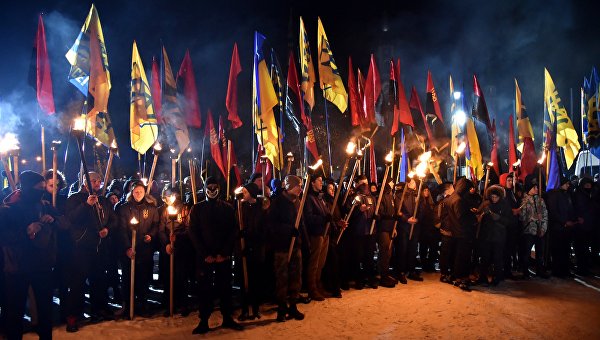 За пирсинг и дреды: На Украине неонацисты открыли охоту на неформалов
