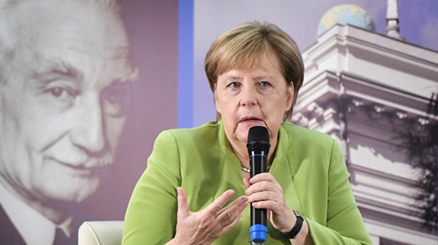 Меркель отложила европейские перспективы Украины на неопределенный срок