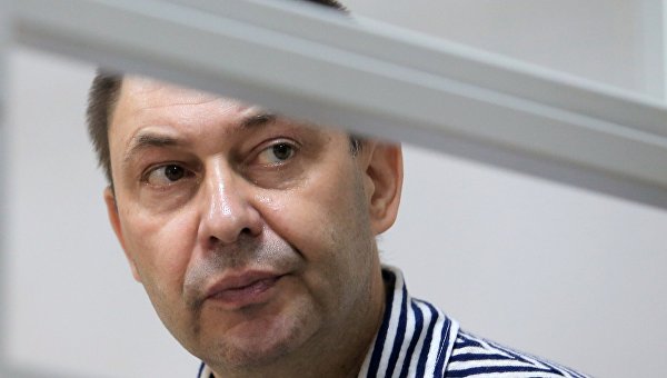 Кирилл Вышинский: Больше всего мне хочется живого общения с теми, кто меня любит, помнит и ждет Кирилл Вышинский: Больше всего мне хочется живого общения с теми, кто меня любит, помнит и ждет