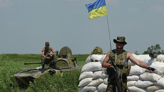 Украинские силовики 30 раз нарушили перемирие в Донбассе за неделю