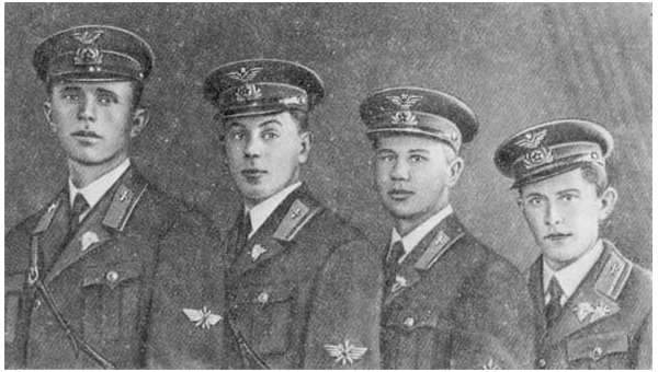 Кача: Сталин, Фрунзе и Покрышкин летали здесь. Фоторепортаж Кача: Сталин, Фрунзе и Покрышкин летали здесь. Фоторепортаж
