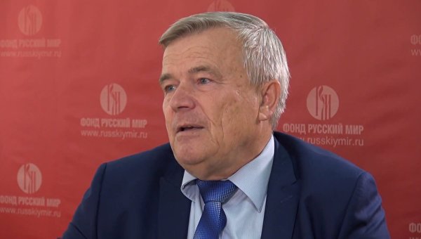 Кондряков: Минобразования поставило крест на русском языке в школах Украины Кондряков: Минобразования поставило крест на русском языке в школах Украины
