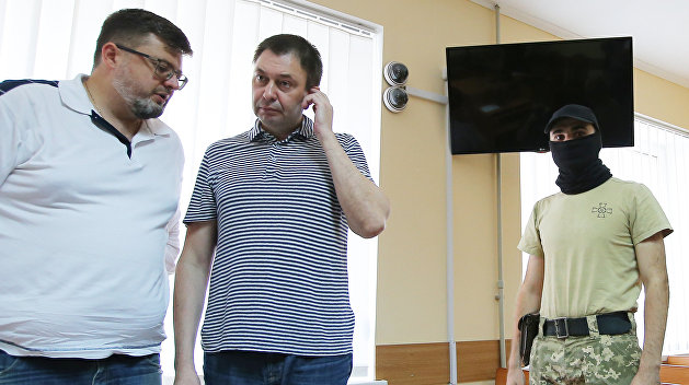 В России журналисту Вышинскому дали премию за то, за что его держат в СИЗО на Украине В России журналисту Вышинскому дали премию за то, за что его держат в СИЗО на Украине