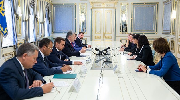 Порошенко надеется на помощь Норвегии в ситуации с украинскими заключенными в РФ Порошенко надеется на помощь Норвегии в ситуации с украинскими заключенными в РФ