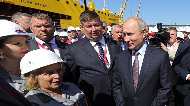 Путин призвал инвесторов вкладывать деньги в Дальний Восток Путин призвал инвесторов вкладывать деньги в Дальний Восток