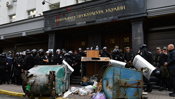 Заигрались. Радикалы против Луценко, полиция Авакова против радикалов и каждый за себя Заигрались. Радикалы против Луценко, полиция Авакова против радикалов и каждый за себя