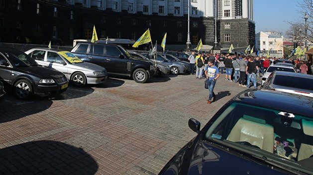 «Полуевропейцы»: владельцы еврономеров между Порошенко и Аваковым «Полуевропейцы»: владельцы еврономеров между Порошенко и Аваковым