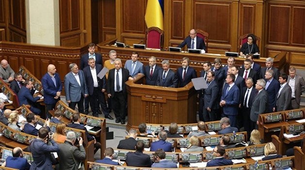 Отголоски раскола. Ещё три депутата ушли из «Оппозиционного блока» Отголоски раскола. Ещё три депутата ушли из «Оппозиционного блока»