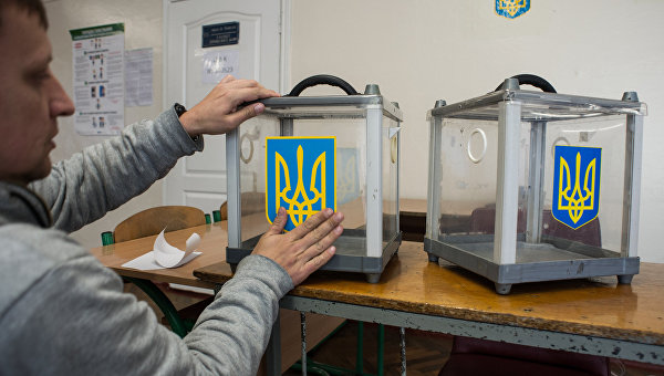 Кость Бондаренко: Честные выборы на Украине — абсолютный нонсенс Кость Бондаренко: Честные выборы на Украине — абсолютный нонсенс