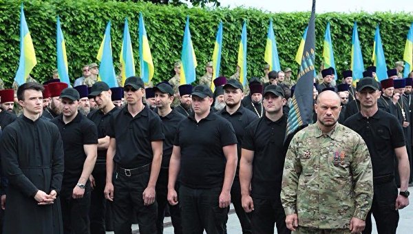 Новая стая. На Украине Аваков открыл второй призыв боевиков и националистов Новая стая. На Украине Аваков открыл второй призыв боевиков и националистов