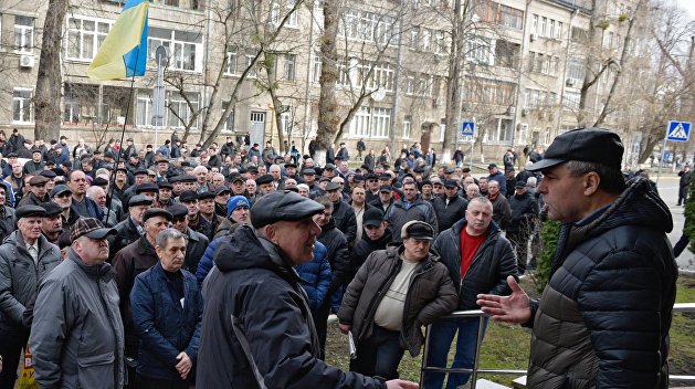 Сотрудники «Южмаша» пикетируют Министерство юстиции Украины Сотрудники «Южмаша» пикетируют Министерство юстиции Украины