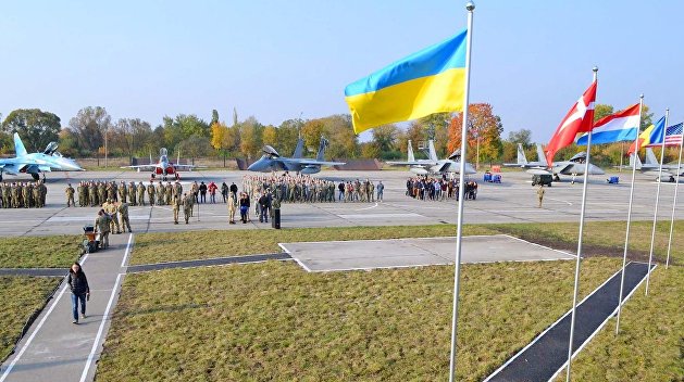 Иностранные военные смогут присутствовать на Украине в 2019 году после решения Рады Иностранные военные смогут присутствовать на Украине в 2019 году после решения Рады