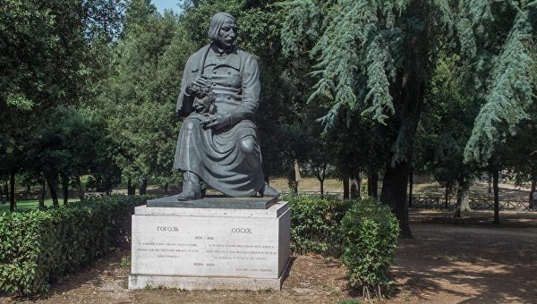 Прогулки c Гоголем по Риму. Фантастическое интервью с малороссийским гением Прогулки c Гоголем по Риму. Фантастическое интервью с малороссийским гением