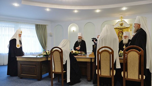 Синод РПЦ заявил, что рвёт с еретическим Константинополем Синод РПЦ заявил, что рвёт с еретическим Константинополем
