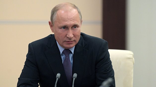 Путин надеется, что Меркель убедит Порошенко не совершать новые провокации Путин надеется, что Меркель убедит Порошенко не совершать новые провокации