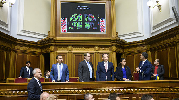 Депутаты Рады обязали говорить по-украински всех госслужащих, кроме себя Депутаты Рады обязали говорить по-украински всех госслужащих, кроме себя