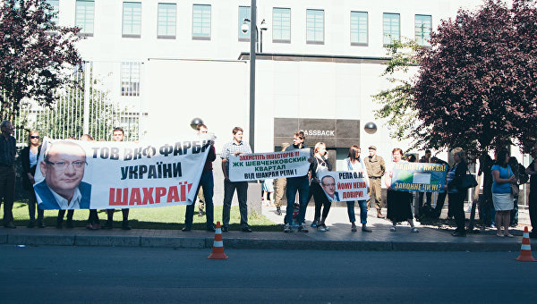 Обманутые дольщики Киева сообщили послу США, что украинская власть недееспособна Обманутые дольщики Киева сообщили послу США, что украинская власть недееспособна