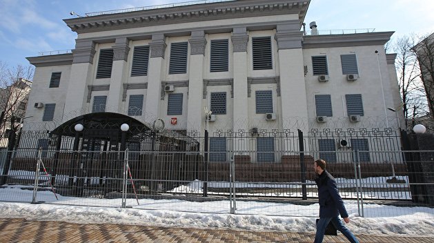 В Киеве с треском провалился антикрымский митинг В Киеве с треском провалился антикрымский митинг