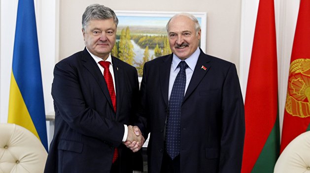 Порошенко призвал украинских поклонников Лукашенко голосовать за партию Зеленского