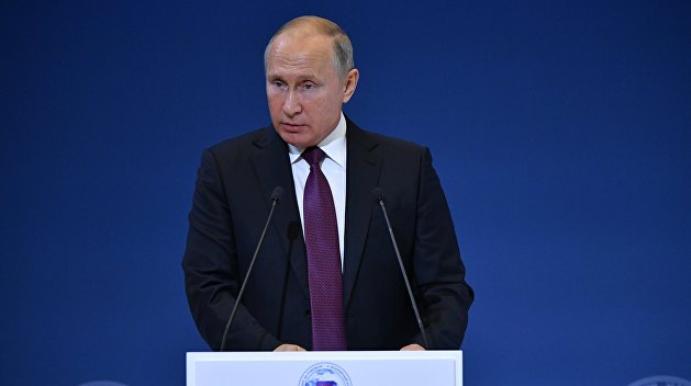 Путин: Украинцев запугивают и просто терроризируют Путин: Украинцев запугивают и просто терроризируют