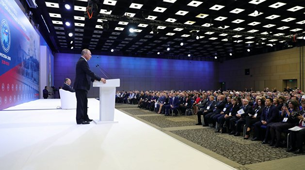 Путин: В последние месяцы все больше людей хотят вернуться в Россию Путин: В последние месяцы все больше людей хотят вернуться в Россию