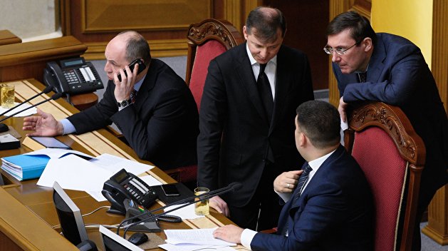 Ренат Кузьмин объяснил, почему Рада не сможет уволить Луценко по представлению Зеленского Ренат Кузьмин объяснил, почему Рада не сможет уволить Луценко по представлению Зеленского