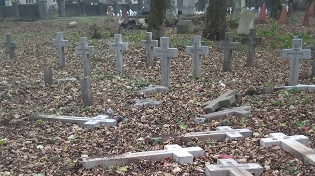 Война с мертвыми. На Прикарпатье разгромили польское кладбище
