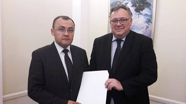 На Украину прибыл посол из Берегова На Украину прибыл посол из Берегова