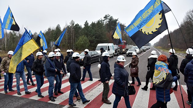 Дороги, закрытие школ, земля, власть — причины споров в украинских территориальных общинах Дороги, закрытие школ, земля, власть — причины споров в украинских территориальных общинах