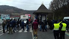 Протестующие против земельной реформы перекрыли главные автомагистрали Украины