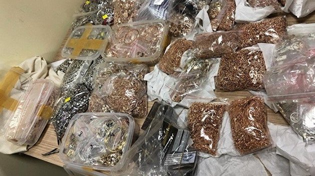 Чёрт побери! Во Львове задержали пассажира с 17 кг золота Чёрт побери! Во Львове задержали пассажира с 17 кг золота