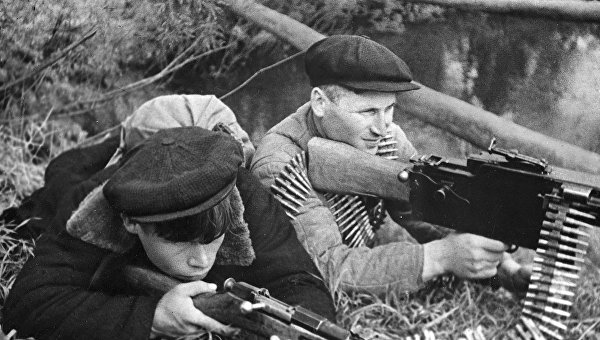 Первый партизанский парад в истории Первый партизанский парад в истории