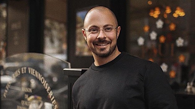 «Забудьте об инвестициях». Раимов о влиянии военного положения на экономику «Забудьте об инвестициях». Раимов о влиянии военного положения на экономику