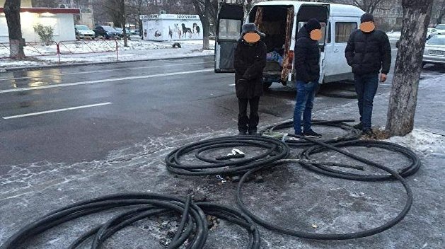 В Киеве пенсионер украл кабель правительственной спецсвязи В Киеве пенсионер украл кабель правительственной спецсвязи