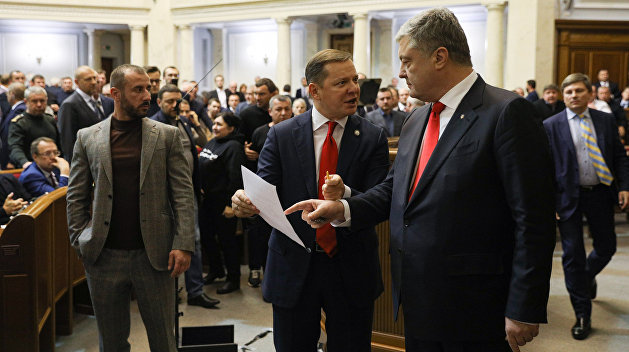 Политолог: Порошенко превратился в героя одесского анекдота Политолог: Порошенко превратился в героя одесского анекдота
