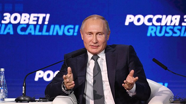 Путин: Киев не вводил военное положение, несмотря на войну в Донбассе и присоединение Крыма Путин: Киев не вводил военное положение, несмотря на войну в Донбассе и присоединение Крыма