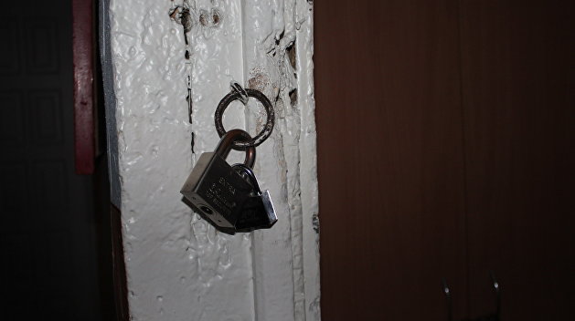 Спят под замком и моются из ведер: На Буковине воспитанники интерната живут в жутких условиях Спят под замком и моются из ведер: На Буковине воспитанники интерната живут в жутких условиях