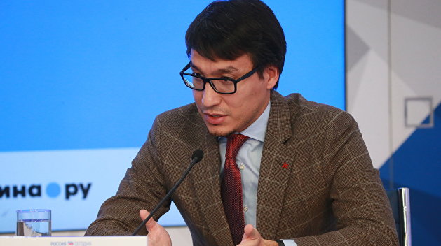 Абзалов: Россия должна воспользоваться провалом Порошенко Абзалов: Россия должна воспользоваться провалом Порошенко
