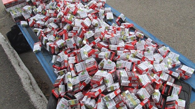 Литовец пытался вывезти из Украины автомобиль, набитый контрабандными сигаретами Литовец пытался вывезти из Украины автомобиль, набитый контрабандными сигаретами