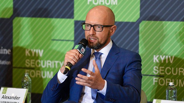 Эксперт рассказал, в чем заключается зависимость Порошенко от Яценюка Эксперт рассказал, в чем заключается зависимость Порошенко от Яценюка