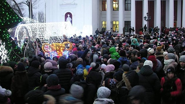 Одесская предновогодняя Ходынка. Раздача подарков едва не кончилась трагедией Одесская предновогодняя Ходынка. Раздача подарков едва не кончилась трагедией