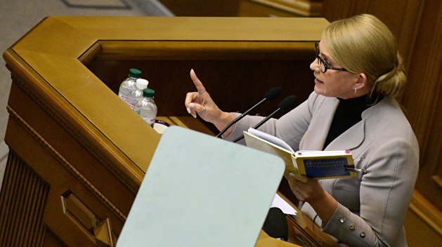 Тимошенко призвала Порошенко прекратить политические репрессии на Украине Тимошенко призвала Порошенко прекратить политические репрессии на Украине