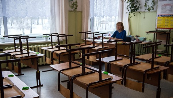 На Украине появилась угроза закрытия школ и сокращения учителей На Украине появилась угроза закрытия школ и сокращения учителей
