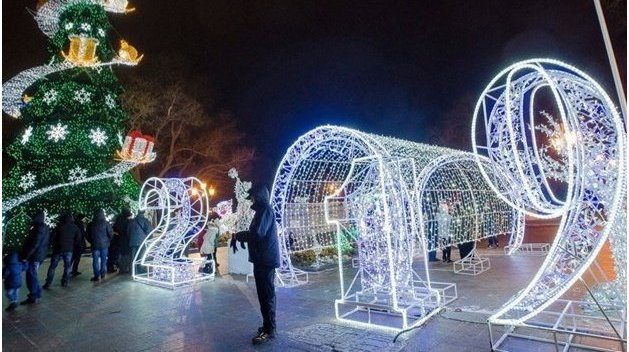 Какими были новогодние елки в Одессе за последние 10 лет – Vgorode Какими были новогодние елки в Одессе за последние 10 лет – Vgorode