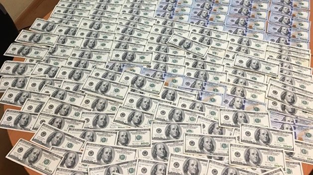 Стала известна общая сумма взяток украинцев за прошлый год Стала известна общая сумма взяток украинцев за прошлый год