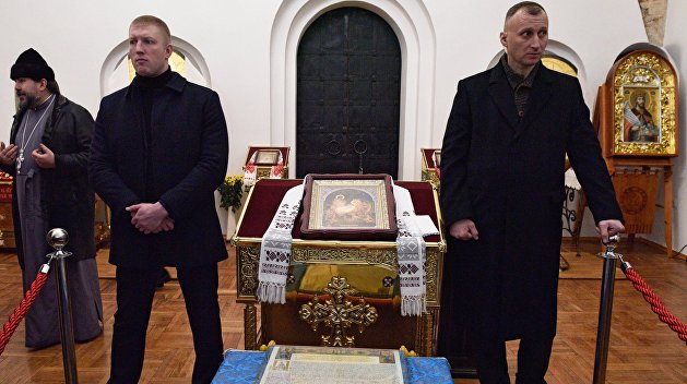 Неприятные нюансы. Порошенко подложил Зеленскому «религиозную мину» Неприятные нюансы. Порошенко подложил Зеленскому «религиозную мину»