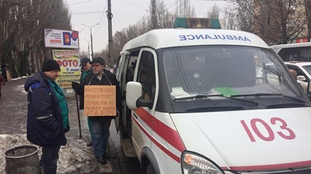 «Расстреляйте меня и мою семью» — пенсионер в Николаеве устроил акцию протеста «Расстреляйте меня и мою семью» — пенсионер в Николаеве устроил акцию протеста