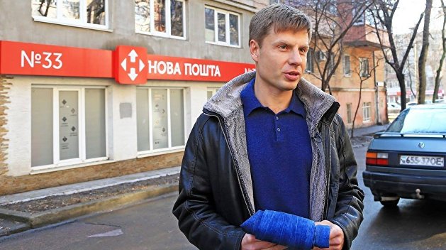 Гончаренко сделал Тимошенко подарок с намеком Гончаренко сделал Тимошенко подарок с намеком