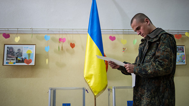 Молчанов: Украинские выборы финансируются за счет черного нала Молчанов: Украинские выборы финансируются за счет черного нала